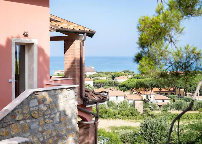 Castel del Mare Suites&Apartments